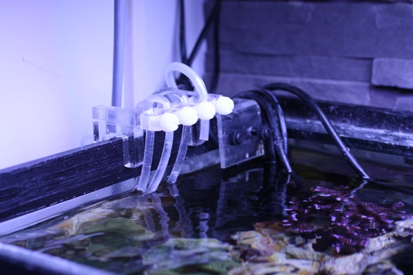 Letkuista 3 vas: doserin A,B ja C litkut ja oik ATO:n RO tulo. Oikealla vedenpinnantasaajan anturi.